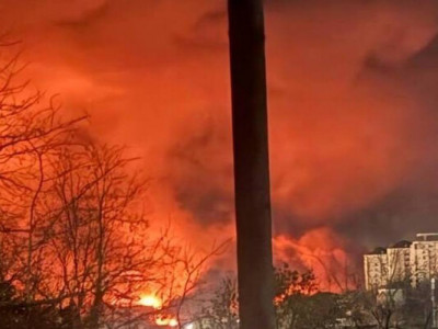 У Туапсе після атаки дронів знову горить НПЗ (ВІДЕО)