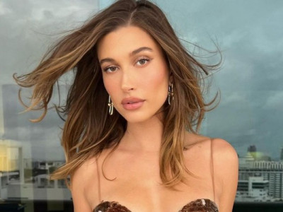 Манікюр, що світиться в темряві: як Гейлі Бібер знову задала тренд