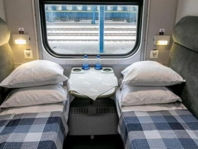 +1 пасажир у вагоні: у поїзді з Івано-Франківська народився хлопчик