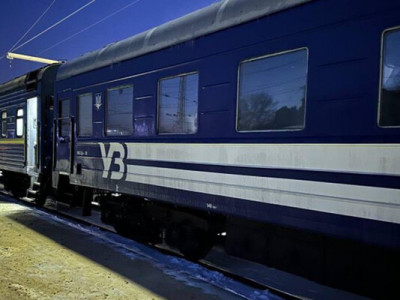 Пасажирка народила дитину в поїзді Івано-Франківськ — Черкаси: його позапланово зупиняли у Фастові