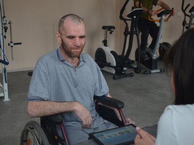 «Кожен хоче мати голос» – як технології змінюють реабілітацію військових з порушеннями мовлення