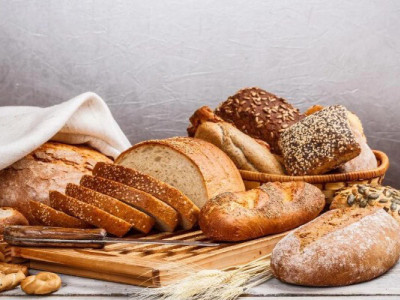 Зрізати плісняву і їсти? Чому це небезпечно — пояснюють фахівці