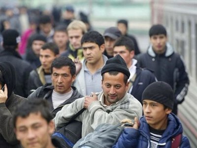 Українців замінять мігрантами? Росіяни сфабрикували чернговий фейк