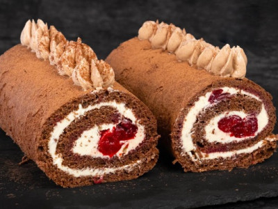 Вічна класика. Рулет П'яна вишня, який вибухає смаком