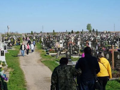 Провідна неділя: українцям нагадали про заборони та правила на кладовищах