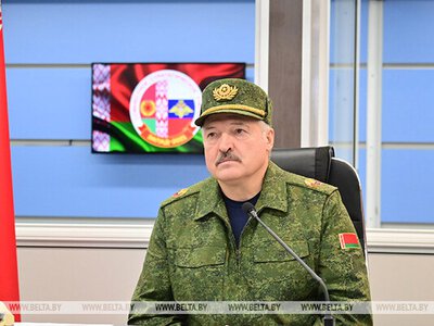 Білорусь розбудовує дороги до України та налагоджує артилерійські позиції, – Зеленський