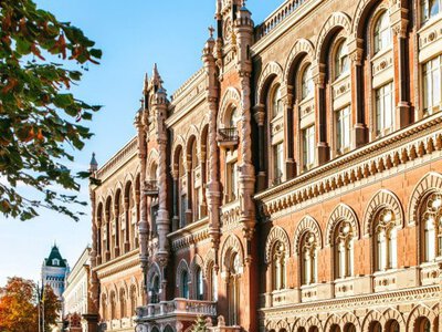 Схема з «кольоровими» доларами: в НБУ розповіли, як обмінники наживаються на українцях та куди скаржитися