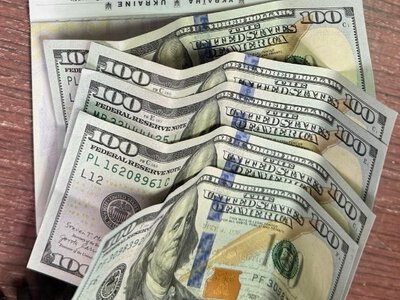 Смертельні гроші: на кордоні з Польщею затримали жінку з радіоактивною купюрою — рівень випромінювання вражає