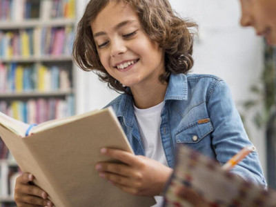 Швеція повертає підручники в школи: що пішло не так з освітою у смартфоні та чому Україні варто замислитись