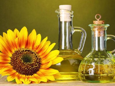 Олія дешевшає: що стоїть за падінням світових цін