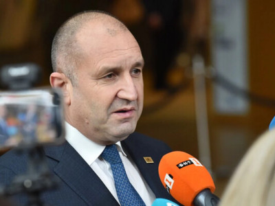 Проросійська коаліція Радева здобуває абсолютну більшість на парламентських виборах у Болгарії