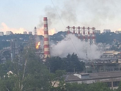 У Генштабі підтвердили ураження НПЗ у Туапсе та двох великих десантних кораблів рф