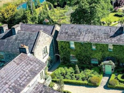 В Ірландії за 20 млн євро виставили на продаж ціле село