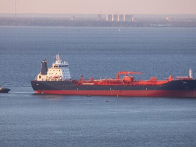 В Ормузькій протоці десятки іранських суден обійшли американську блокаду