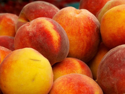 Український персик отримав ще дві загрози