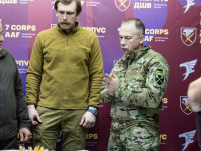 «Тиснуть найсильніше»: Сирський розповів, на який напрямок рф перекидає резерви