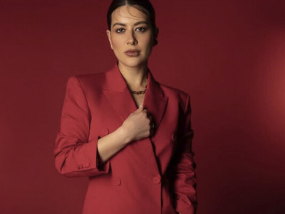 Раміна показала стильну шкірянку, яка вже третій рік не виходить з моди