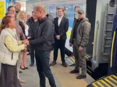 У Київ з неанонсованим візитом прибув принц Гарі (ВІДЕО)