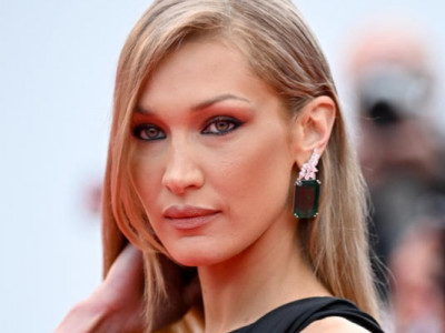 Белла Гадід випустить мемуари-фотоальбом до свого 30-річчя