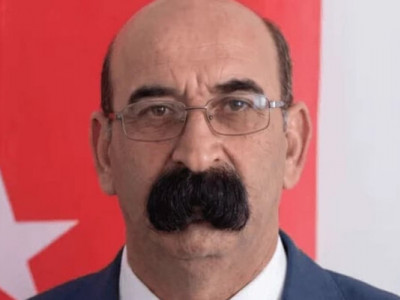 Вуса, які затьмарили політику: турецький держслужбовець став світовою знаменитістю (фото) (Відео)