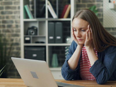 Що робити, якщо починає різко боліти голова при нагинанні