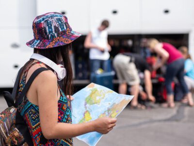 Автобусні мандрівки Європою: переваги та корисні поради для українців