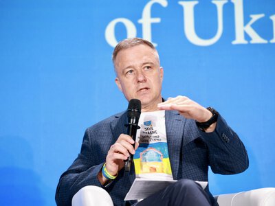 «Росія хоче зробити з українських дітей російських солдатів», — Кулеба