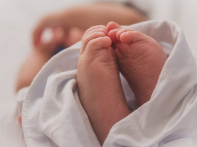 Понад 5 кілограмів щастя: дівчинка-богатирка народилася у Рівному