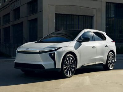 Новий електрокросовер Toyota bZ проїжджає більше, ніж обіцяли (ФОТО)