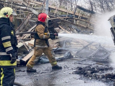 Нова тактика: росіяни масовано атакували безпілотниками АЗС у Харкові та області