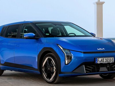 Потужніший та з повним приводом: KIA розсекретила нову версію електрокара EV4 (ФОТО)