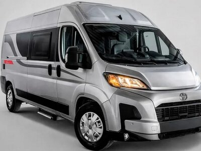 Toyota показала затишний і недорогий дім на колесах для двох (ФОТО)