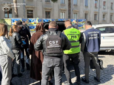 Гроші за «рішення питань»: на Тернопільщині викрили юристку - попереду суд