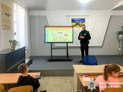 На Рівненщині у школах чергують поліцейські: у деяких – навіть цілодобово