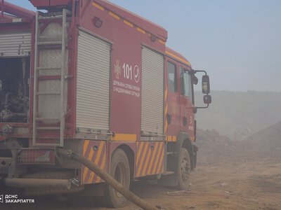 На сміттєзвалищі у Барвінку під Ужгородом знову виникла пожежа