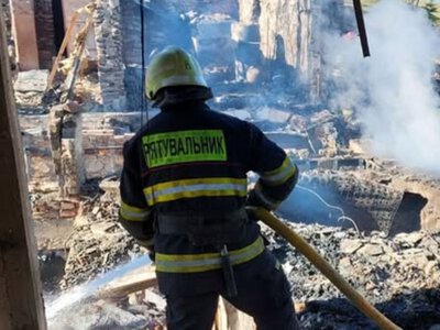 Боролися з вогнем до ранку: на курорті у Закарпатті спалахнула масштабна пожежа