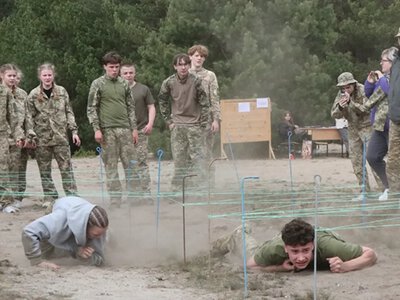 У Вараші молодь вчилась евакуйовувати поранених і діяти в екстремальних умовах