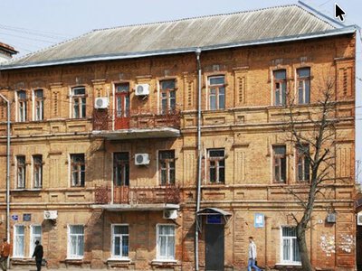 Суд зобов’язав знести самобуд біля історичного «будинку-серця» у Житомирі
