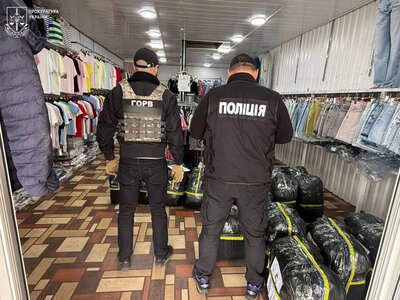 В Одесі поліція затримала продавців, які заробили 40 мільйонів на гуманітарці на 7 кілометрі