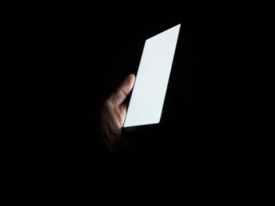 Чому бути луркером корисно для здоров'я: дослідження звичок у соцмережах (Відео)