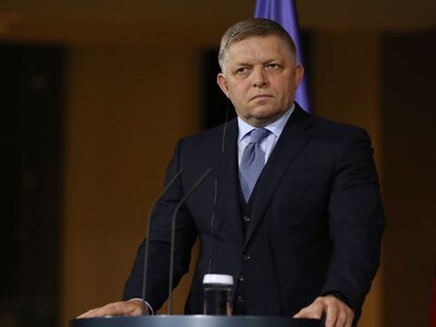 Після краху Орбана в Угорщині: політтехнолог вказав на розворот Фіцо в бік України