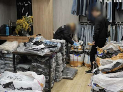Колишній митник організував на одеському ринку 7 км продаж гуманітарки, – поліція