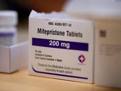 Верховний суд США відновив доступ до препарату для абортів міфепристон через телемедицину і пошту