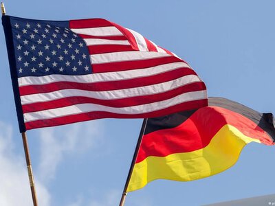 Німеччина закликала до деескалації після погроз Трампа підвищити мита на авто з ЄС