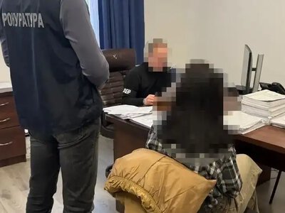 140 зрублених дерев і мільйони збитків: на Рівненщині судитимуть посадовицю