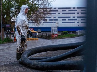 Чорний дощ у Туапсе: екологічна катастрофа після атак безпілотників на нафтопереробний завод