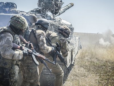 6 травня — день тих, хто стоїть на землі заради України: день піхоти ЗСУ