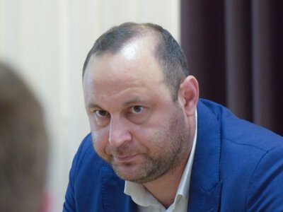Слуга Негулевський переїхав у розкішний маєток: що не сходиться в історії нардепа