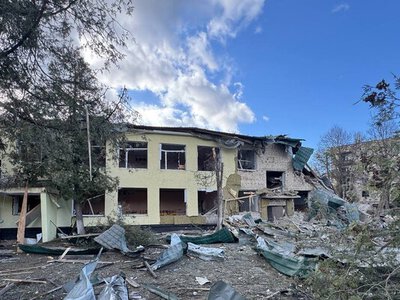 РФ вдарила по дитячому садочку в Сумах, на місці працюють рятувальники (оновлюється)