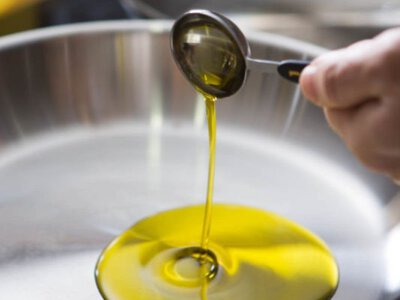 Названа всім відома олія, яка може призводити до раку
